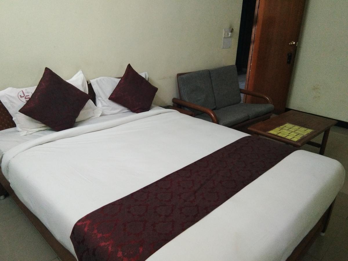 Hotel Jaysanthi Ooty Luaran gambar